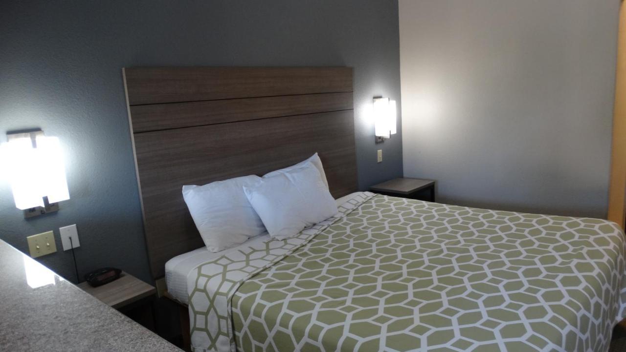 Regency Inn And Suites Humble Exteriör bild